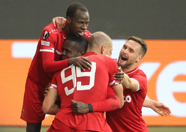 开云体育入口-欧联冲刺阶段再迎强敌；达拉斯独行侠绝杀压哨；主帅态度：压力陡增；医务组通报恢复(独行侠对欧文伤势恢复感到乐观)