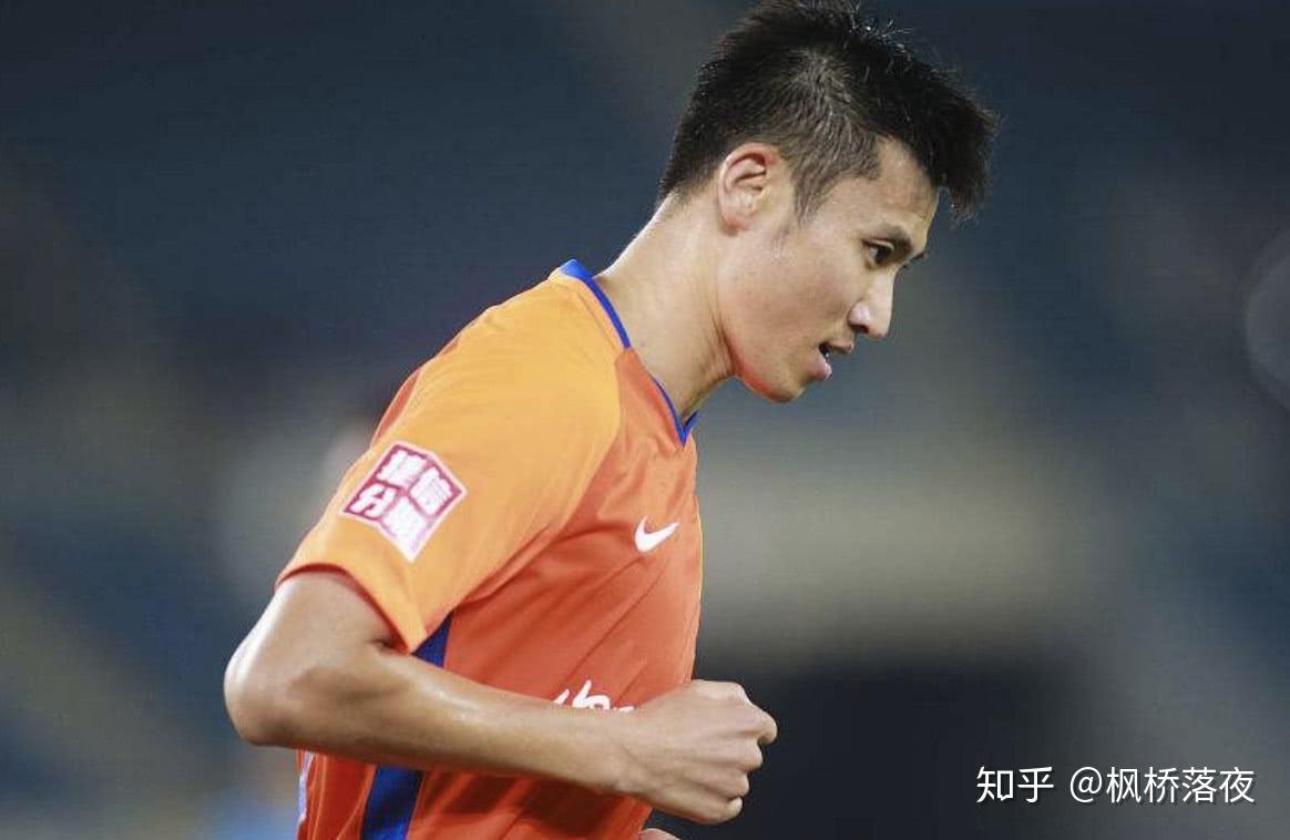 开云APP下载-包含新疆广汇训练开放日,关键时刻外线爆发引欢呼,中超在即,球探报告显示潜力的词条