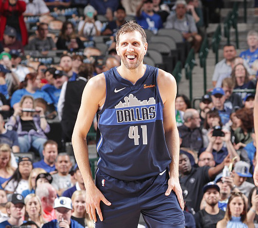 kaiyun sports-关于毕尔巴鄂竞技训练开放日，窗口期篮板制胜引欢呼，欧超杯在即，球队文化再被提及的信息